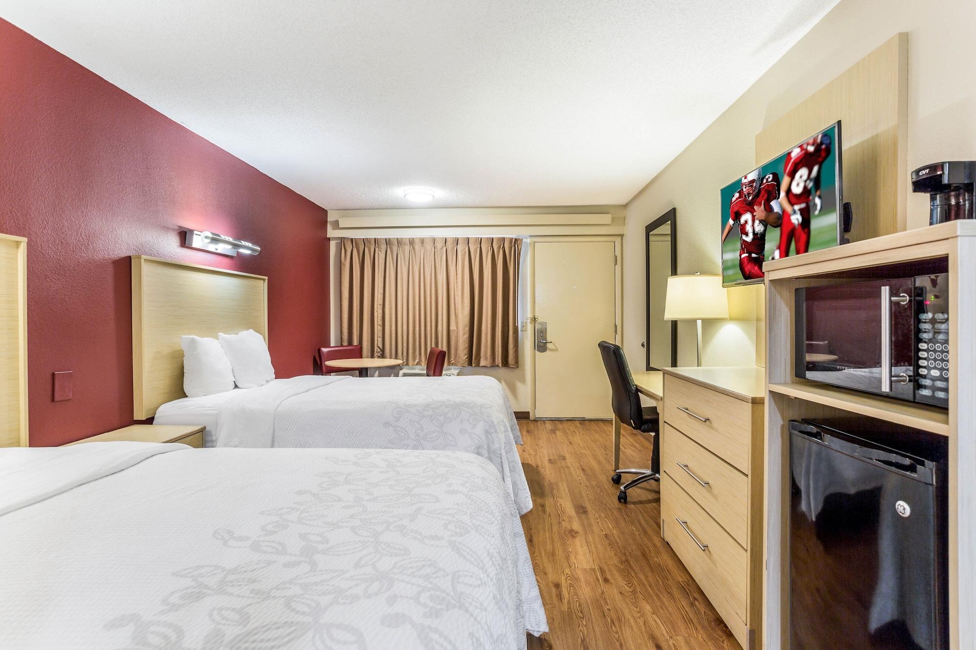 Hotel Red Roof Plus+ Nashville North Goodlettsville