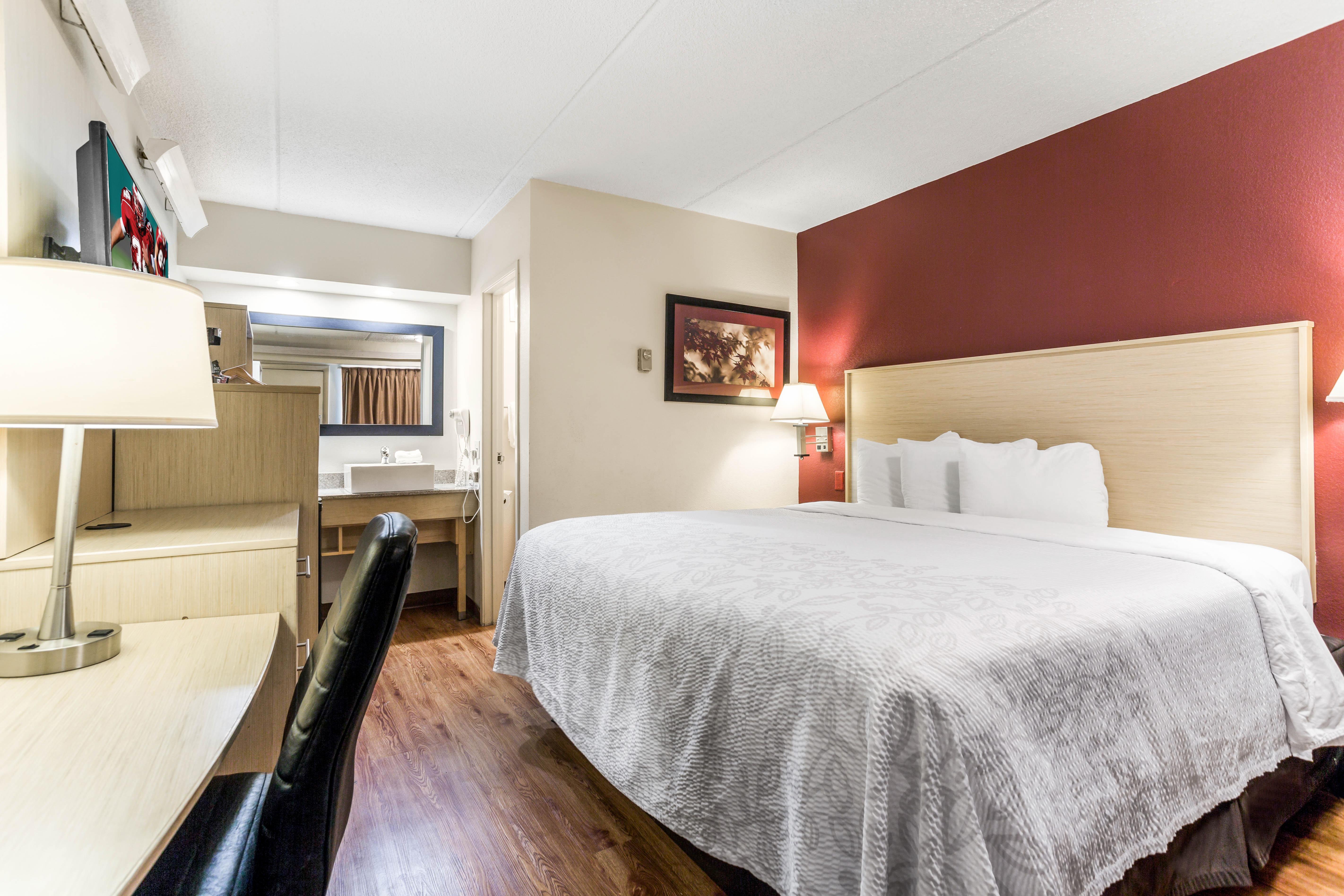 Hotel Red Roof Plus+ Nashville North Goodlettsville